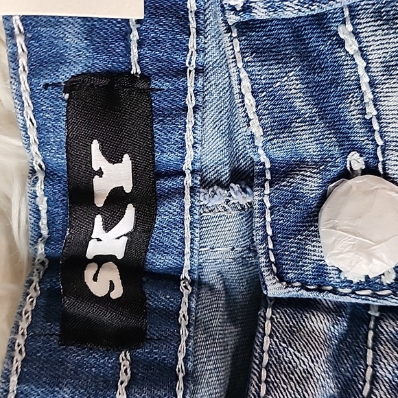 Sky Women's Blue Embroidered Jeans Brand New Low Rise Flare - Picture 6 of 14